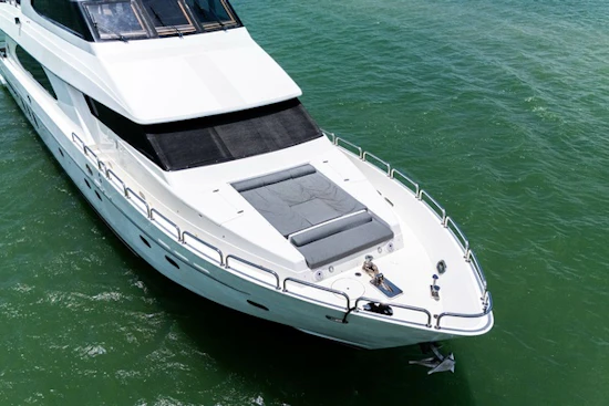 Hargrave Sky Lounge Yacht For Sale