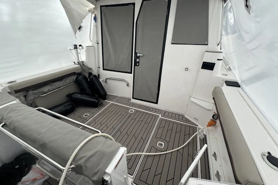 Cutwater C-288 Yacht For Sale