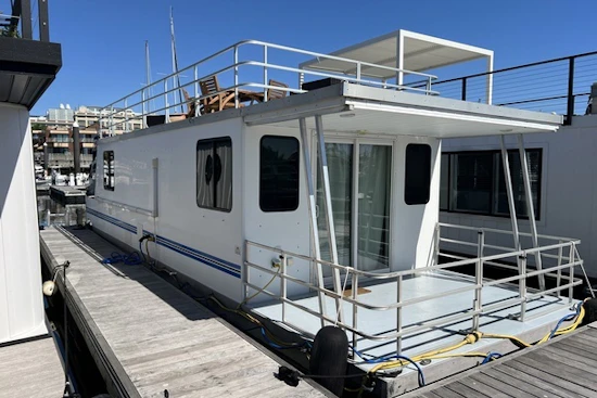 Catamaran Cruisers Houseboat Yacht For Sale