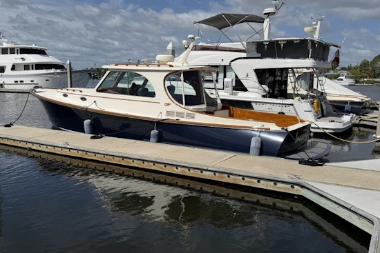 Hinckley Picnic Boat 37 MKIII Yacht For Sale