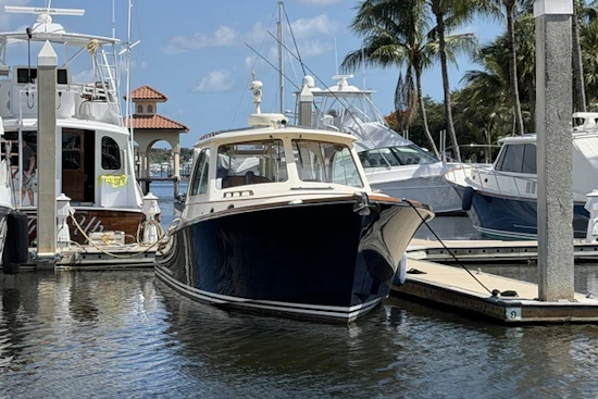 Hinckley Picnic Boat 37 MKIII Yacht For Sale