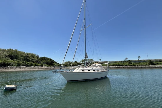 Island Packet  Yacht For Sale