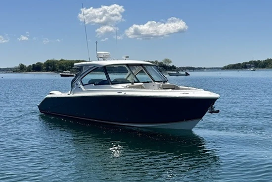 Pursuit 326 DC Yacht For Sale