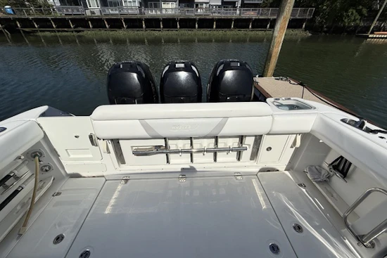Boston Whaler  Yacht For Sale