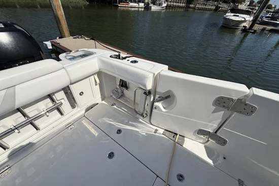 Boston Whaler  Yacht For Sale
