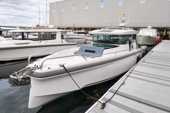 Axopar 37XC Yacht For Sale