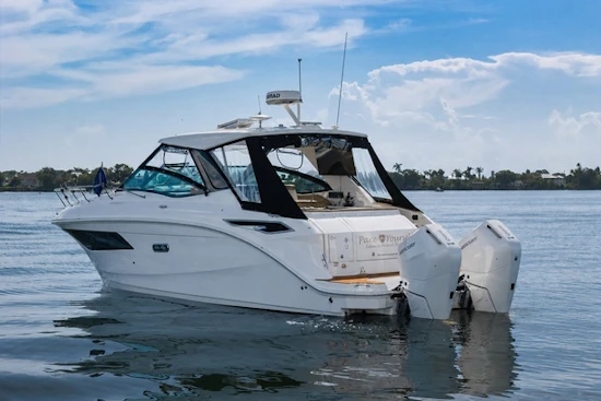 Sea Ray 320 Sundancer Yacht For Sale