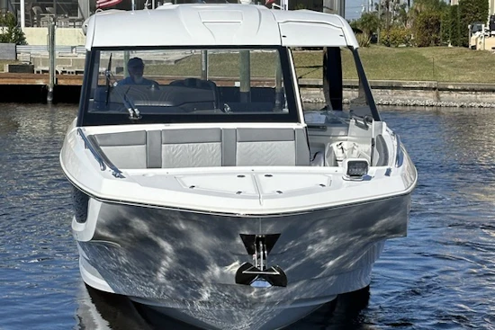 Galeon 325 GTO Yacht For Sale