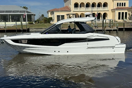 Galeon 325 GTO Yacht For Sale