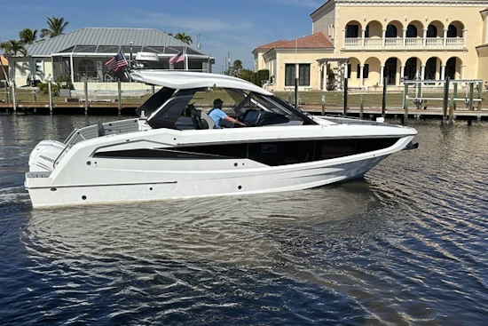 Galeon 325 GTO Yacht For Sale