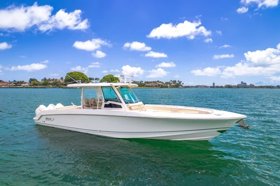 Boston Whaler 380 Outrage Yacht For Sale