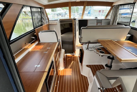 Cutwater 32 Coupe Yacht For Sale
