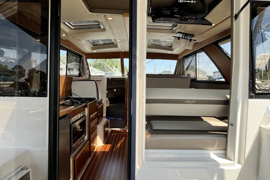 Cutwater 32 Coupe Yacht For Sale