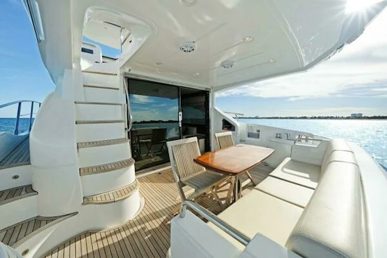Azimut 60 Flybridge Yacht For Sale