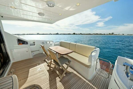 Azimut 60 Flybridge Yacht For Sale