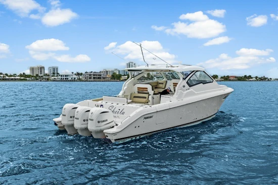 Pursuit 365 Dual Console Yacht For Sale