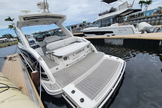 Formula 350 Crossover Bowrider Yacht For Sale