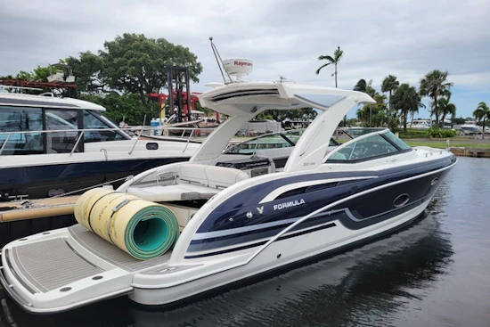 Formula 350 Crossover Bowrider Yacht For Sale