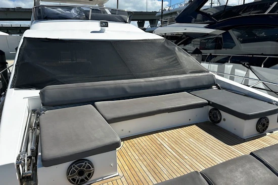 Azimut Flybridge Yacht For Sale