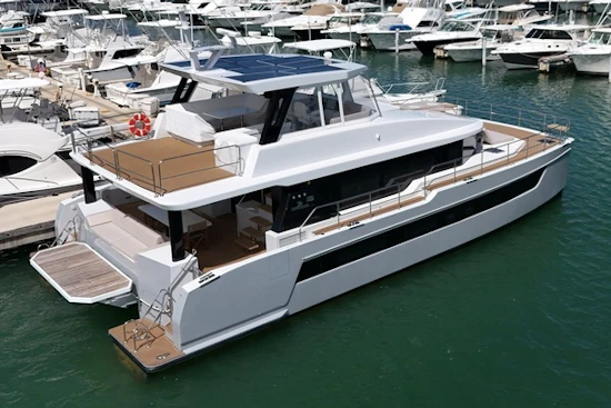 Two Oceans 555 Yacht For Sale