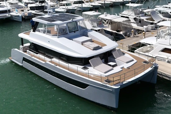 Two Oceans 555 Yacht For Sale