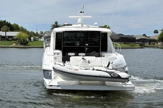 Cruisers Yachts Cantius 45 Yacht For Sale
