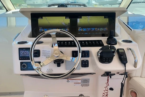 Grady-White 370 Express Yacht For Sale