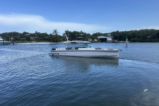Axopar 37 ST Yacht For Sale
