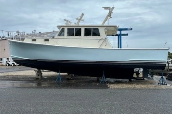 Custom Flowers 43 Yacht For Sale
