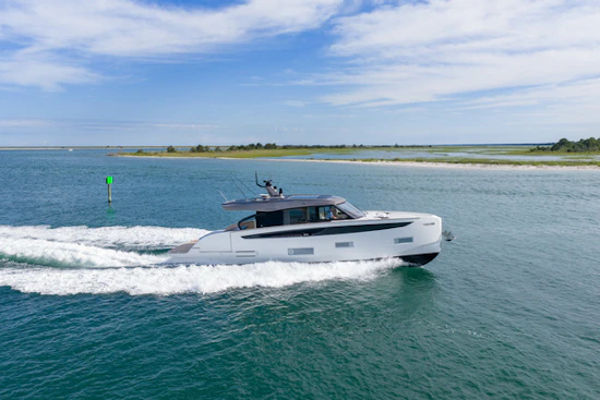Azimut Seadeck 6 Yacht For Sale