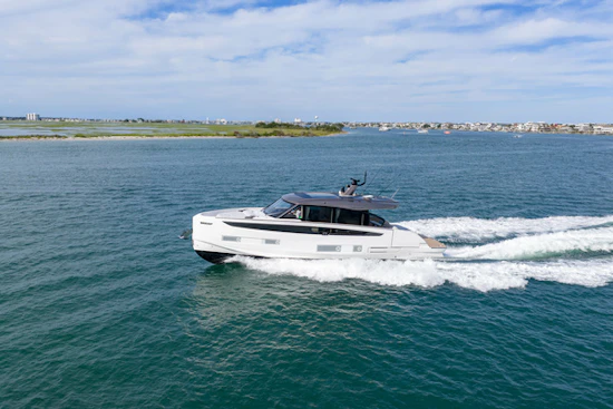 Azimut Seadeck 6 Yacht For Sale