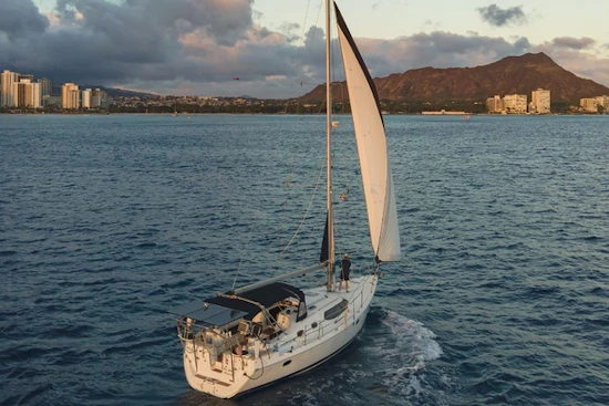 Hunter 45 Deck Salon Yacht For Sale