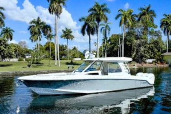 Boston Whaler 350 Realm Yacht For Sale