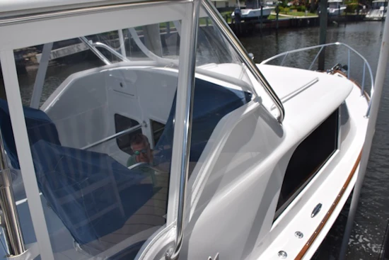 Bertram 31 Express Cruiser Yacht For Sale