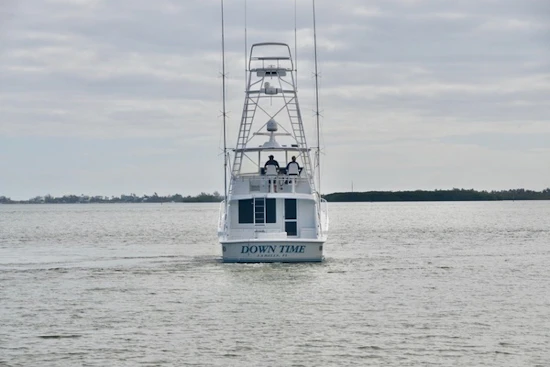 Hatteras 60 Convertible Yacht For Sale