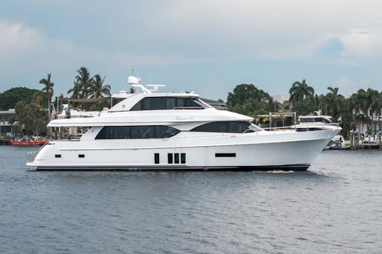 Ocean Alexander 90 SKY LOUNGE Yacht For Sale