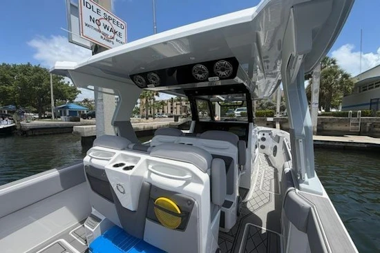 Fountain 38 SCX Yacht For Sale