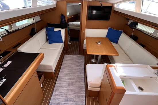 Jeanneau 41 DS Yacht For Sale