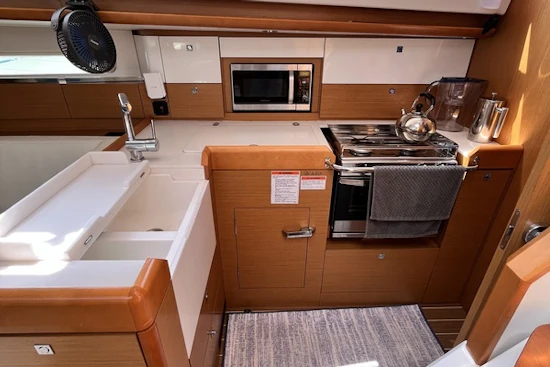 Jeanneau 41 DS Yacht For Sale