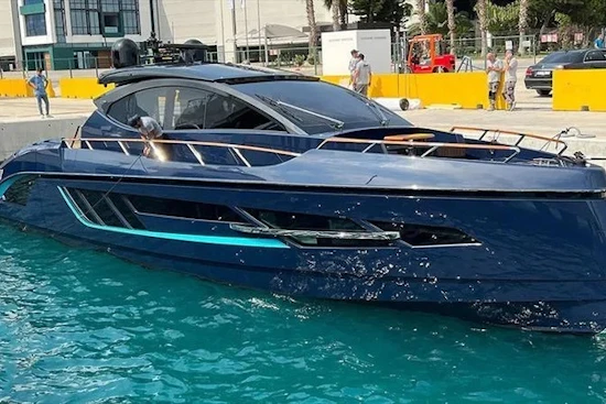 Lazzara Yachts  Yacht For Sale