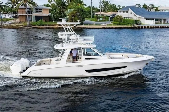 Boston Whaler  Yacht For Sale