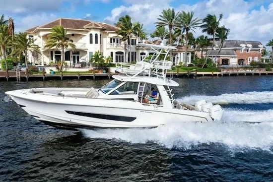 Boston Whaler  Yacht For Sale
