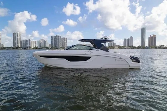 Cruisers Yachts  Yacht For Sale
