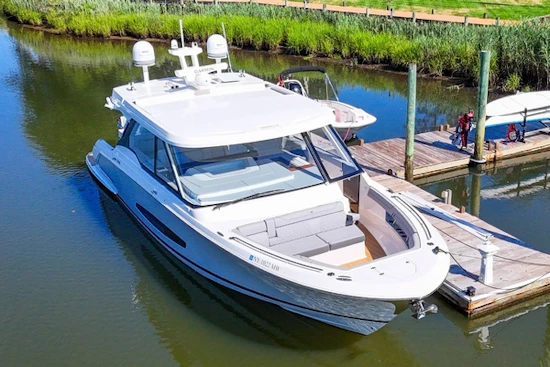 Regal LX43 Yacht For Sale