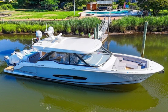 Regal LX43 Yacht For Sale