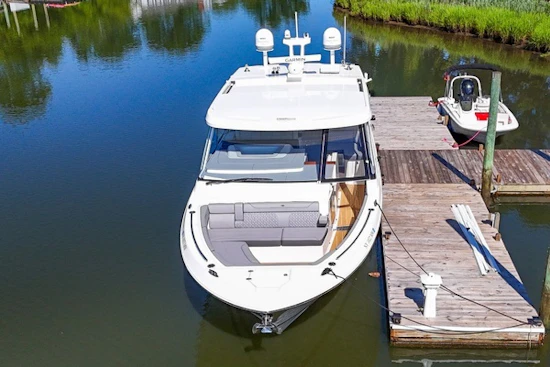 Regal LX43 Yacht For Sale