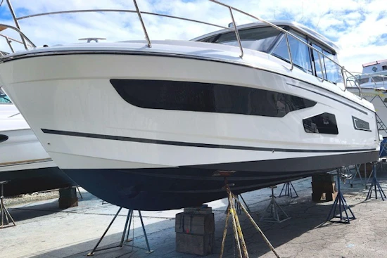 Jeanneau NC Weekender 1095 Yacht For Sale