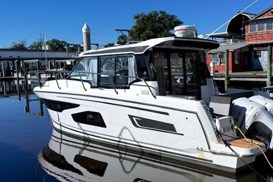 Jeanneau NC Weekender 1095 Yacht For Sale