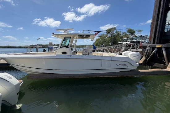 Boston Whaler 330 Outrage Yacht For Sale