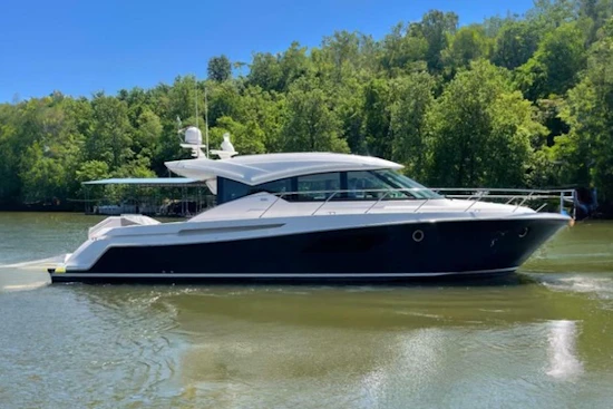 Tiara Yachts C53 Coupe Yacht For Sale